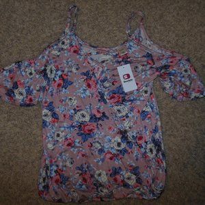 NWT Daytrip XS Pink Cold Shoulder Knit Top Straps